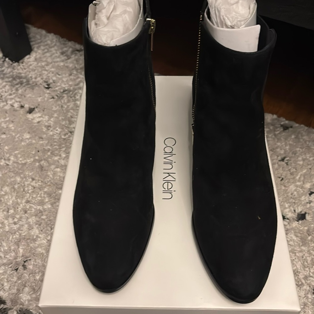 Brand New In Box!! Calvin Klein Booties Size 9 Black Suede